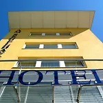 Am Segelhafen & Free Parking Hotel