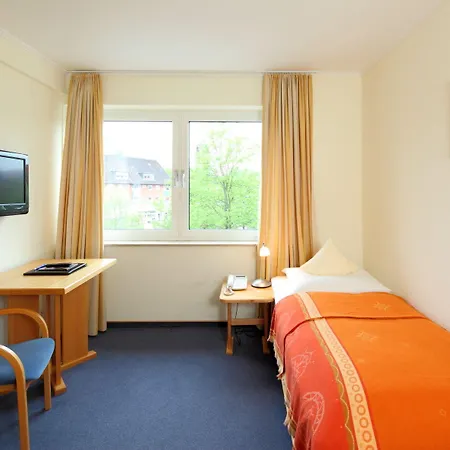 Am Segelhafen & Free Parking 3* קיל