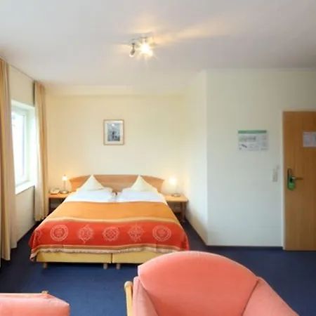 Am Segelhafen & Free Parking 酒店 3*