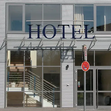 Am Segelhafen & Free Parking 3* קיל