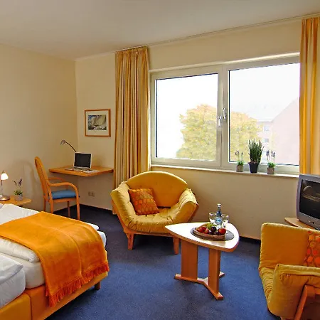 Hotel Am Segelhafen & Free Parking