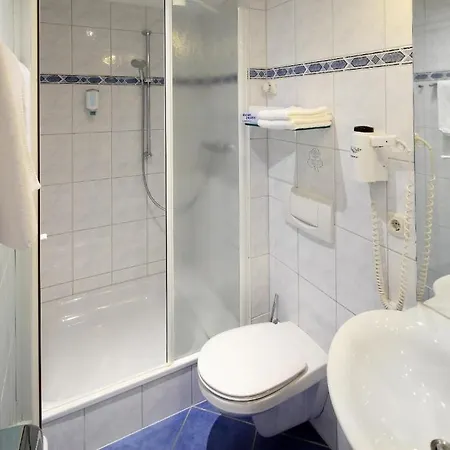 Am Segelhafen & Free Parking 3*