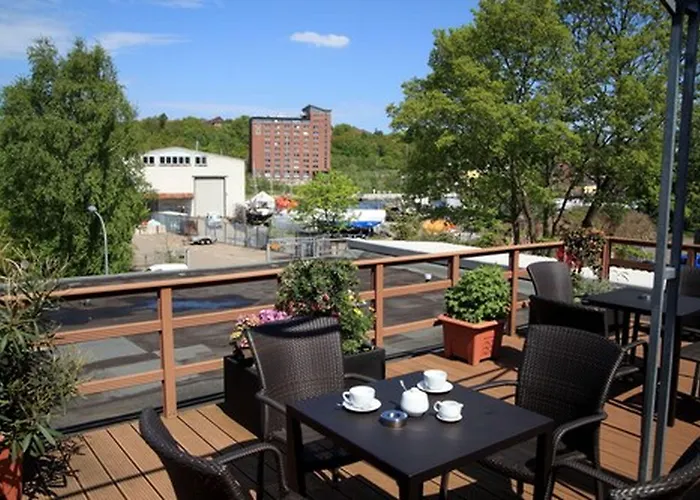 Am Segelhafen & Free Parking