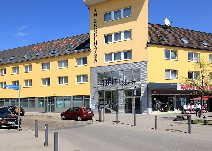 Am Segelhafen & Free Parking 酒店 3*