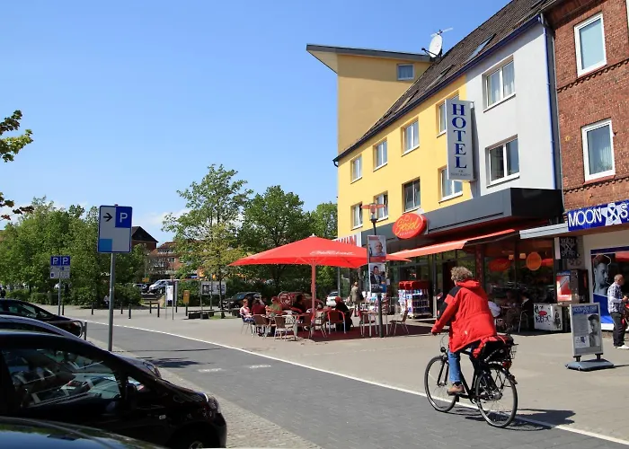Am Segelhafen & Free Parking
