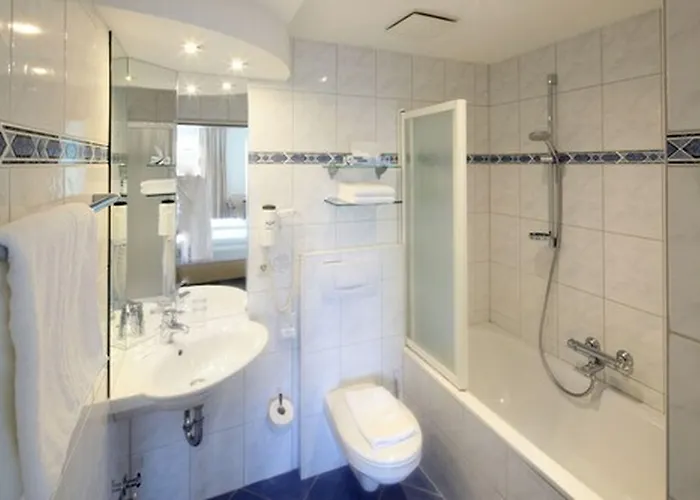 Am Segelhafen & Free Parking 3*