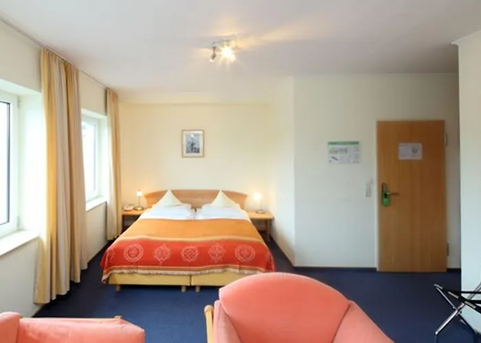 Am Segelhafen & Free Parking 酒店 3*